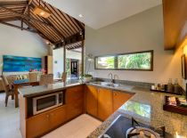 Villa Lakshmi Solo, Kitchen